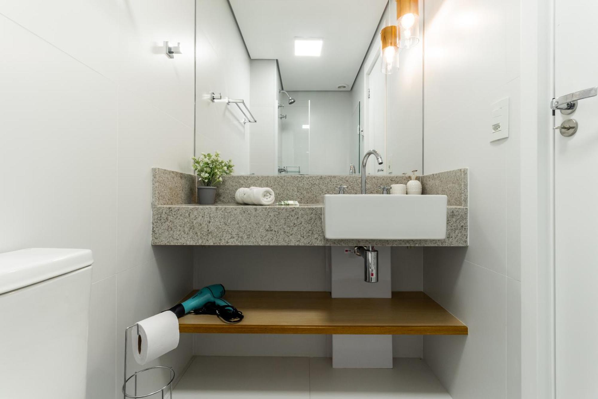 Apartamento No Ponto De Moema Garagem Lazer E Metro Perto Wifi Gratis *