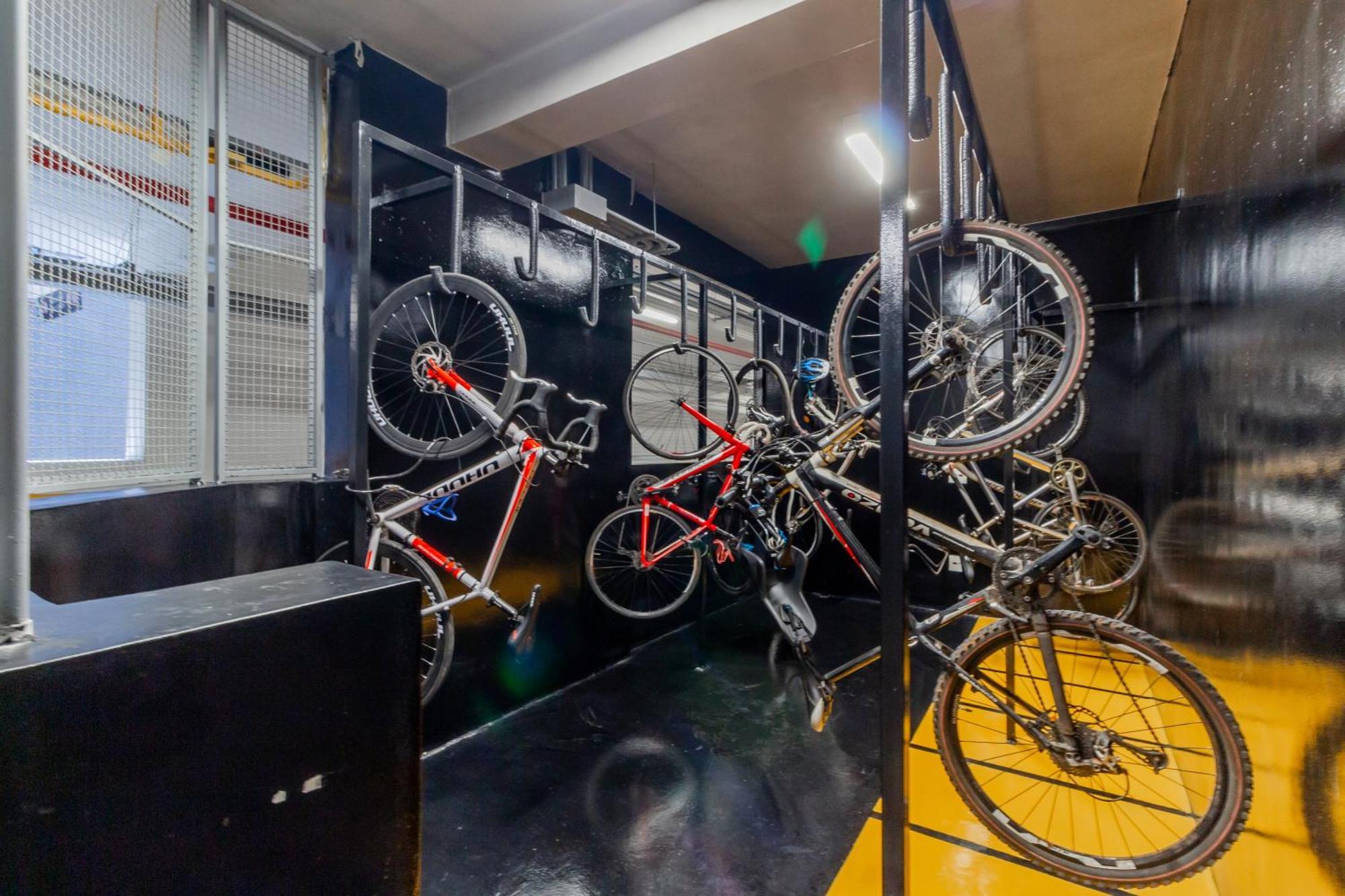 Apartamento No Ponto De Moema Garagem Lazer E Metro Perto Wifi Gratis São Paulo
